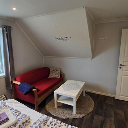 1 Room In The Yellow House, Close To Airport & Lofoten Evenskjer ภายนอก รูปภาพ