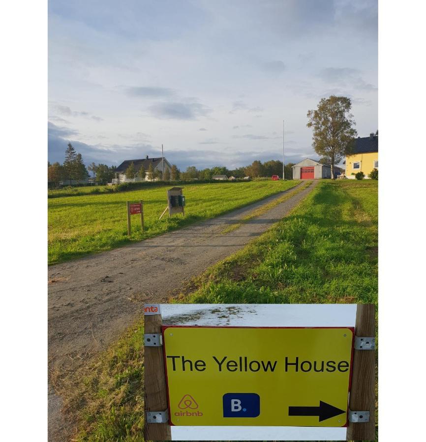 1 Room In The Yellow House, Close To Airport & Lofoten Evenskjer ภายนอก รูปภาพ