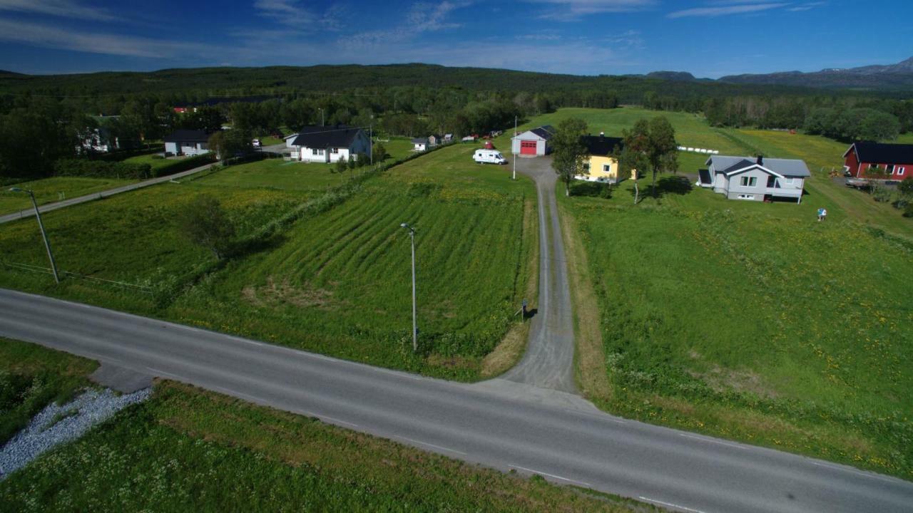 1 Room In The Yellow House, Close To Airport & Lofoten Evenskjer ภายนอก รูปภาพ
